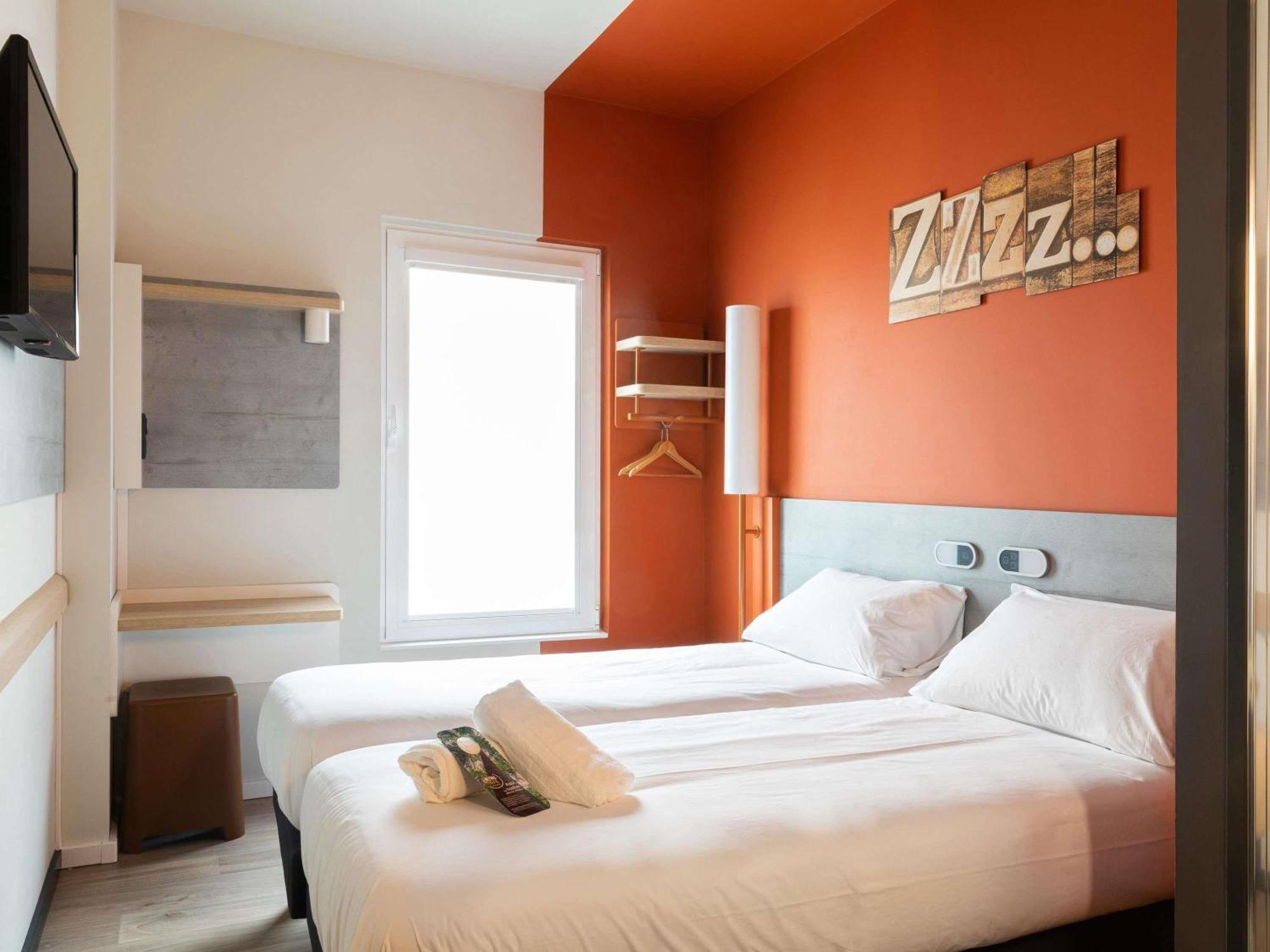 Standard Twin Room