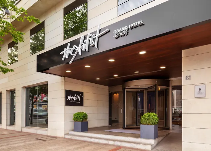 Kasino-Hotel: The Artist Grand Hotel Of Art